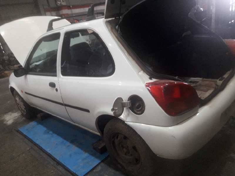 ford fiesta berlina (dx) del año 1997