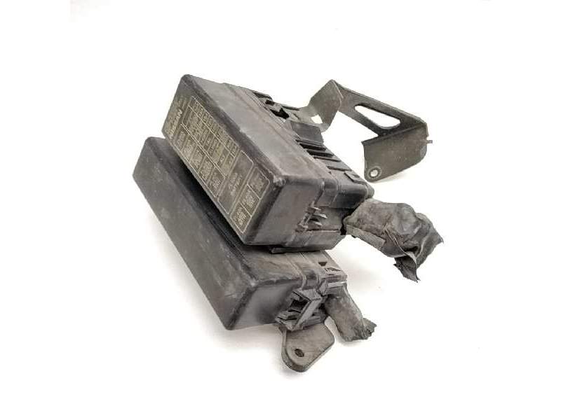 Recambio de caja fusibles para nissan terrano/terrano.ii (r20) 2.7 turbodiesel referencia OEM IAM 71543024  
