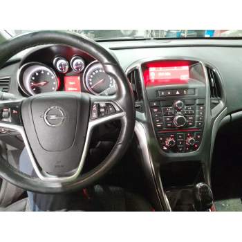 opel astra j (p10) del año 2010