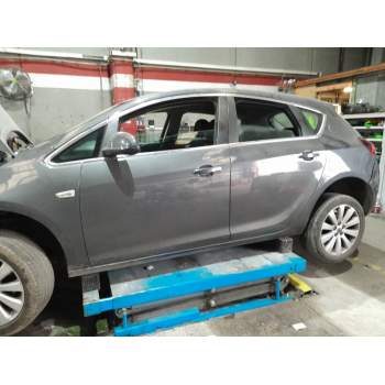 opel astra j (p10) del año 2010