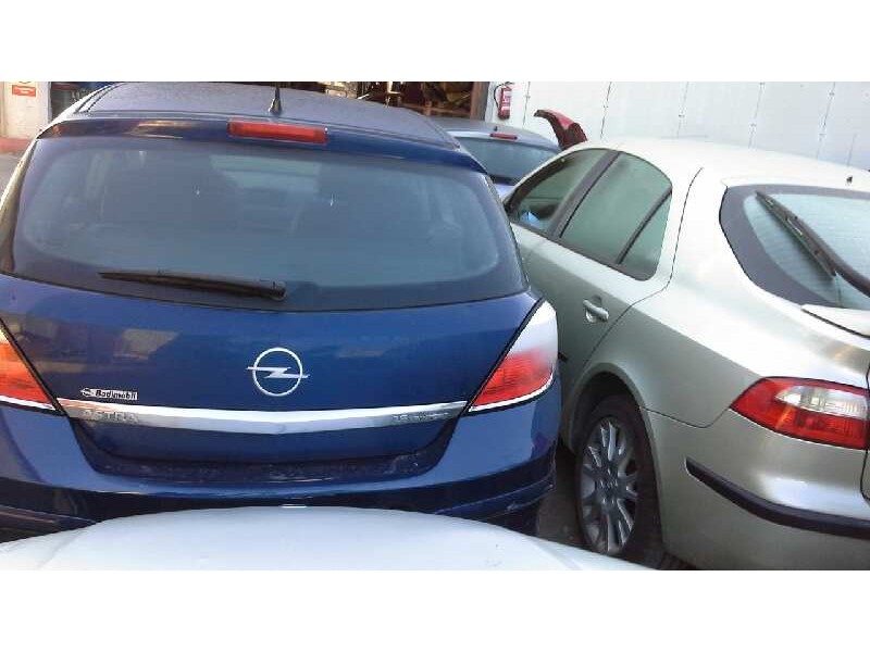 opel astra h berlina del año 2004