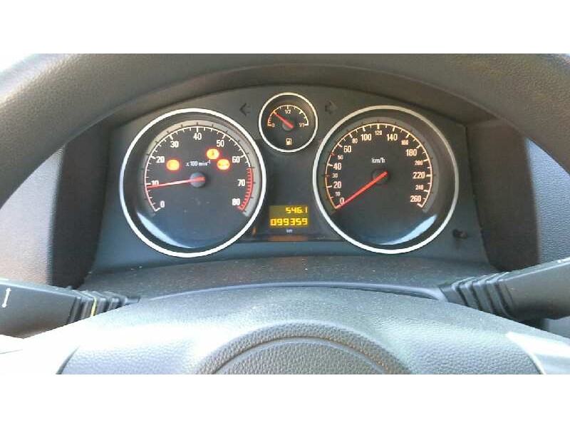 opel astra h berlina del año 2004