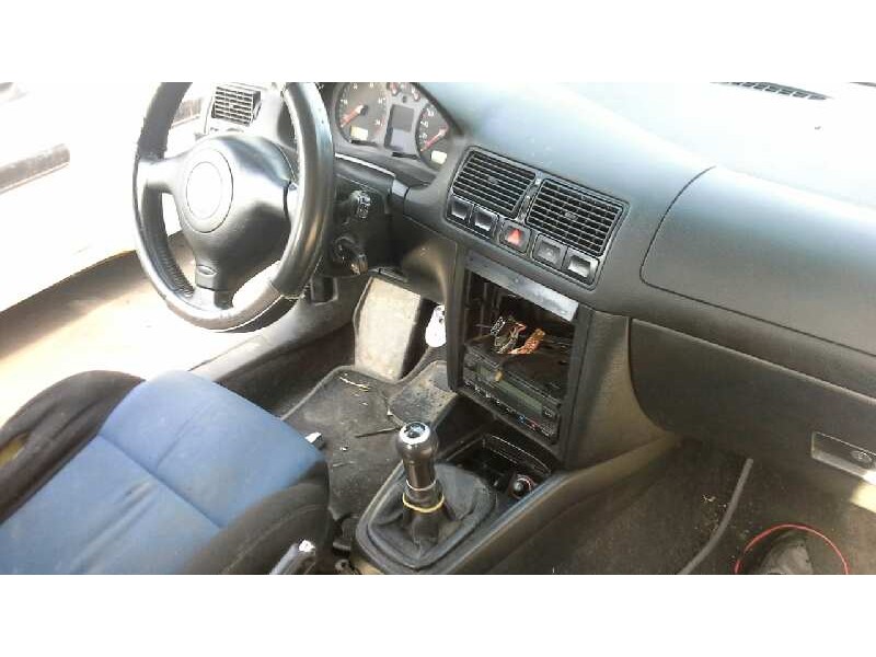 volkswagen golf iv berlina (1j1) del año 2000