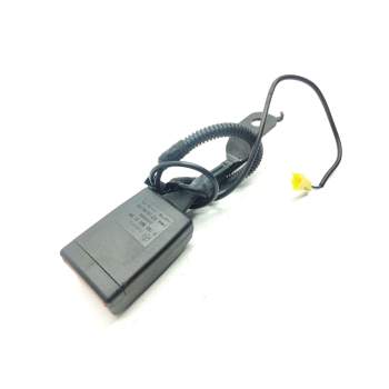 ENGANCHE DELANTERO DERECHO A1668600169 
