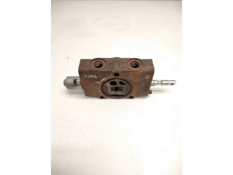 Recambio de valvula para bobcat t 2556 e2 obras referencia OEM IAM L98A1014 CARRETILLA ELEVADORA HYSTER1357353