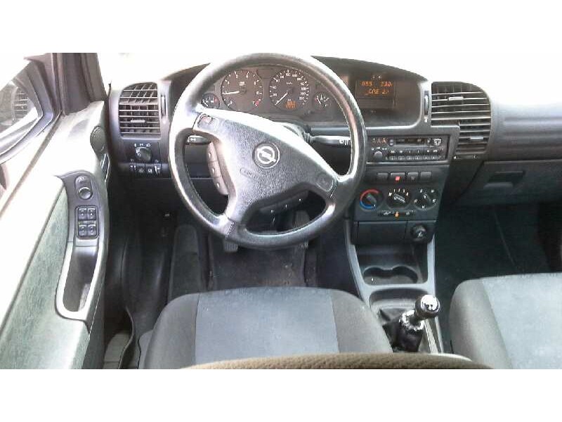 opel zafira a del año 1999