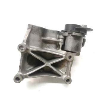 Recambio de soporte alternador para kia carens 2.0 crdi ex monovolumen referencia OEM IAM 2528127  