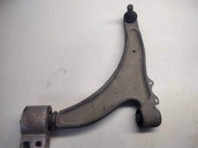 Recambio de brazo suspension superior delantero izquierdo para opel insignia berlina cosmo referencia OEM IAM   