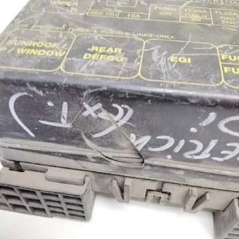 Recambio de caja fusibles para ford maverick (ml) referencia OEM IAM 7F90240134  43850