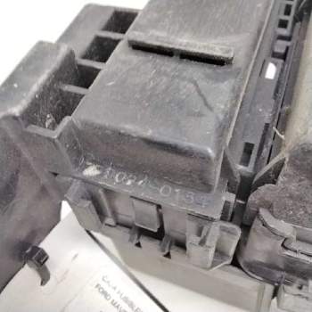 Recambio de caja fusibles para ford maverick (ml) referencia OEM IAM 7F90240134  43850