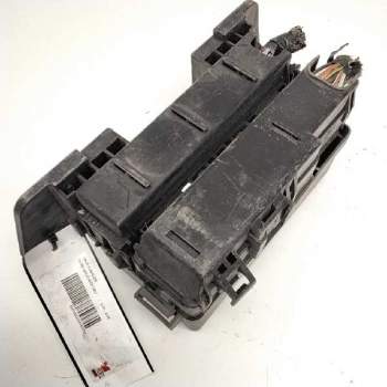 Recambio de caja fusibles para ford maverick (ml) referencia OEM IAM 7F90240134  43850
