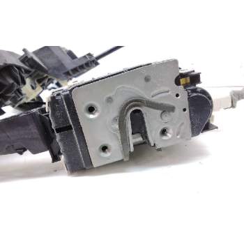 CERRADURA PUERTA DELANTERA DERECHA A2077600240 