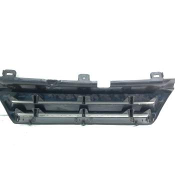 Recambio de rejilla delantera para opel omega b gl berlina referencia OEM IAM 90246679  