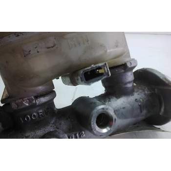 Recambio de bomba freno para nissan primera berlina (p11) si referencia OEM IAM 460102F001  