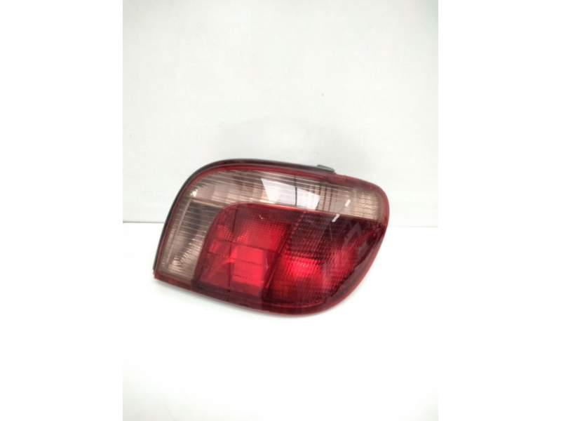 Recambio de piloto trasero derecho para toyota yaris (ksp9/scp9/nlp9) básico referencia OEM IAM KOITO 52004  