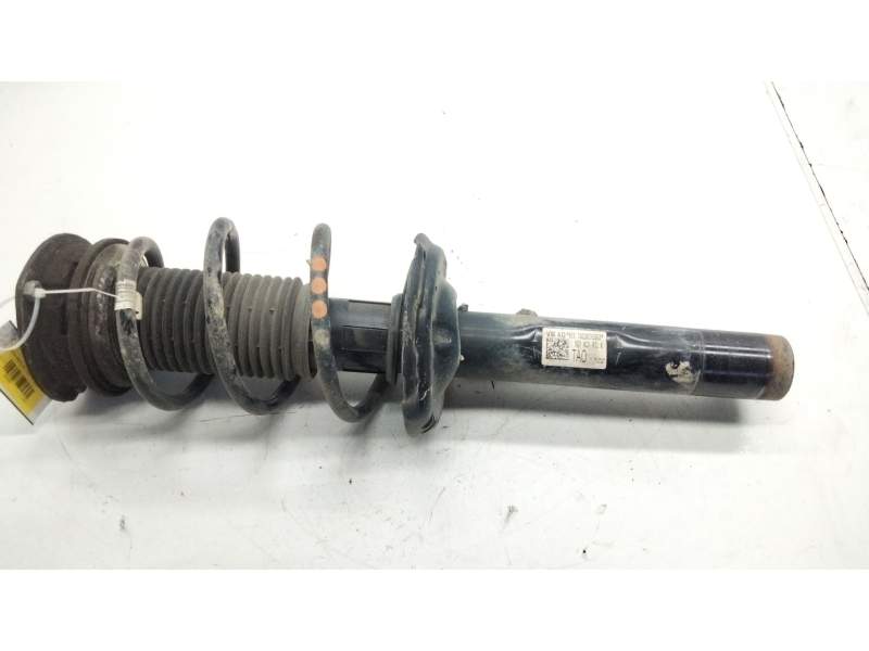 Recambio de amortiguador delantero derecho para skoda karoq (nu7, nd7) 1.5 tsi referencia OEM IAM 5Q3413031K  