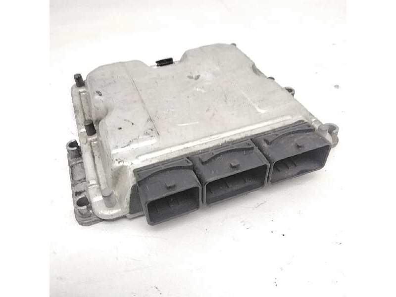 Recambio de centralita motor uce para renault trafic caja cerrada (ab 4.01) referencia OEM IAM 0281010632  45281