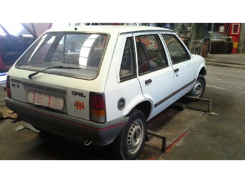 opel corsa a del año 1988
