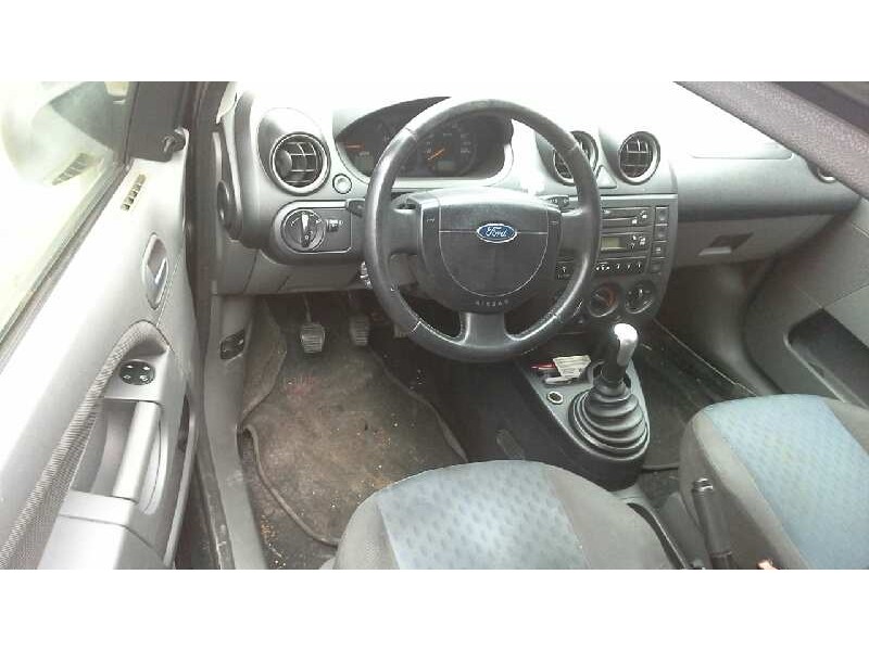 ford fiesta (cbk) del año 2003