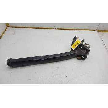 PUNTERA CHASIS DELANTERA DERECHA 52000W02 