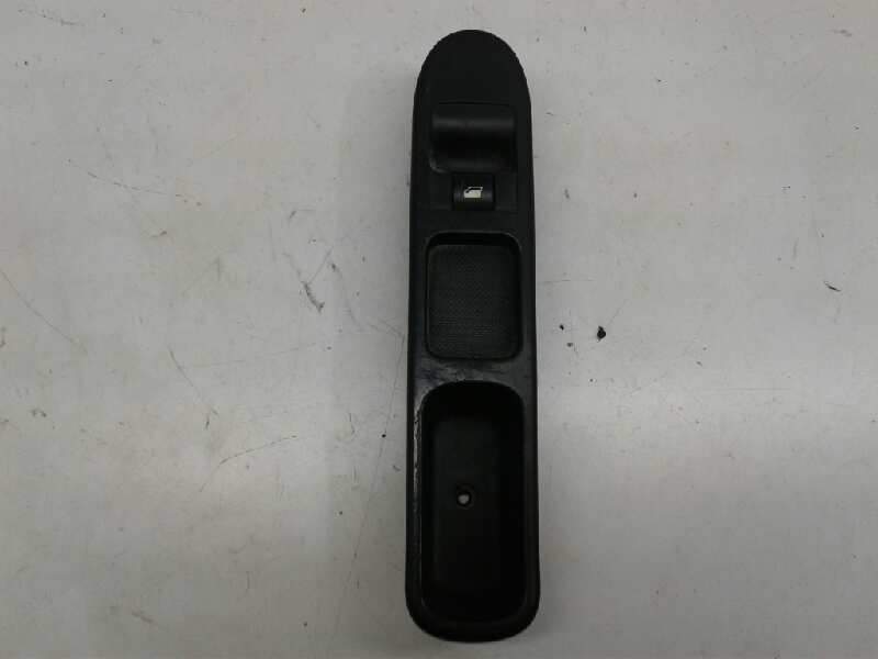 Recambio de mando elevalunas delantero derecho para peugeot 307 berlina (s2) xs referencia OEM IAM 6554E7  