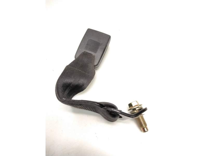 Recambio de enganche cinturon trasero izquierdo para nissan terrano ii (r20) 2.7 td 4wd referencia OEM IAM 888420F010  