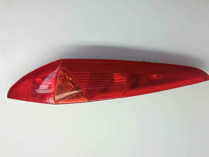 Recambio de piloto trasero izquierdo para fiat punto berlina (188) 1.9 diesel eco referencia OEM IAM 286201  46301