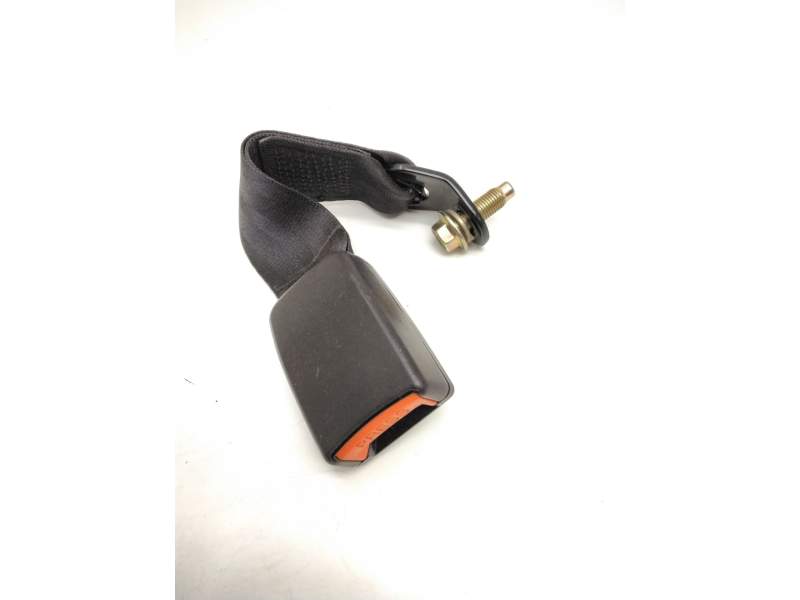 Recambio de enganche cinturon trasero izquierdo para nissan terrano ii (r20) 2.7 td 4wd referencia OEM IAM 888420F010  