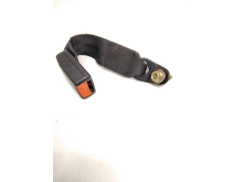 Recambio de enganche cinturon trasero izquierdo para nissan terrano ii (r20) 2.7 td 4wd referencia OEM IAM 888420F010  