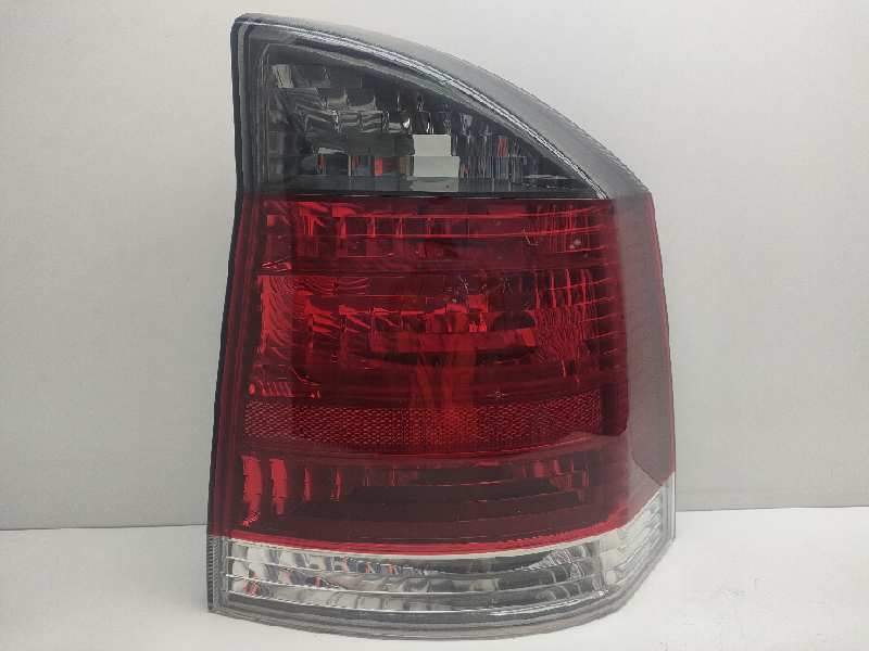 Recambio de piloto trasero derecho para opel vectra c berlina referencia OEM IAM 13157647  