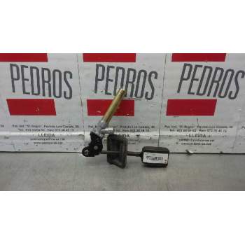 PRETENSOR DELANTERO AIRBAG DERECHO 