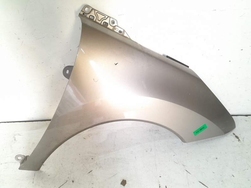Recambio de aleta delantera derecha para peugeot 3008 confort referencia OEM IAM 7841Z1  