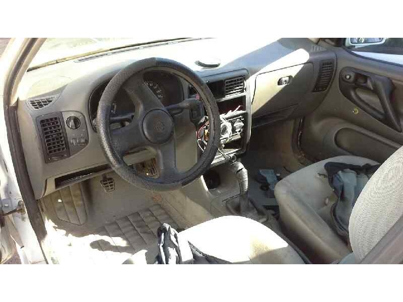 volkswagen polo berlina (6n1) del año 1997