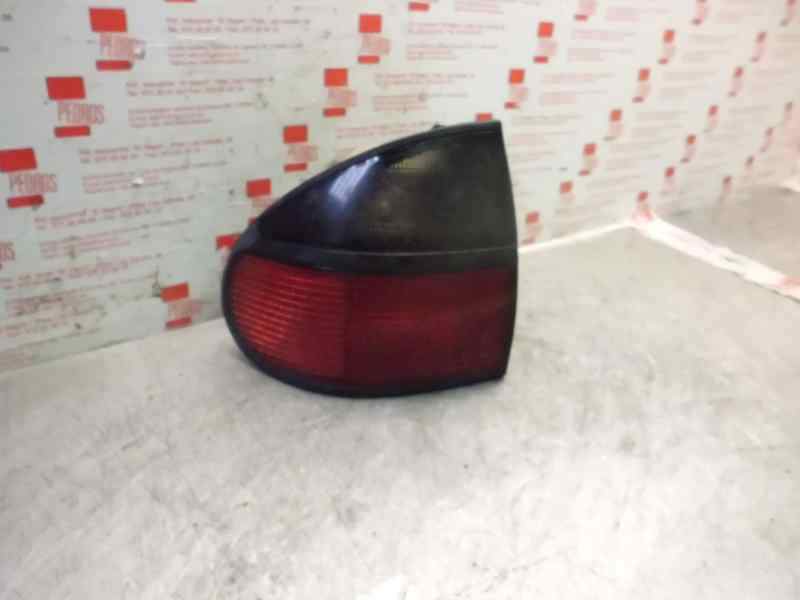 Recambio de piloto trasero izquierdo para renault laguna (b56) 2.0 referencia OEM IAM 7700820052  