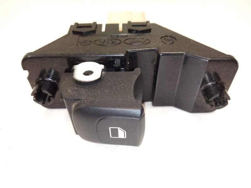 Recambio de mando elevalunas trasero derecho para kia stonic (yb) 1.2 cvvt referencia OEM IAM 4D65201000  