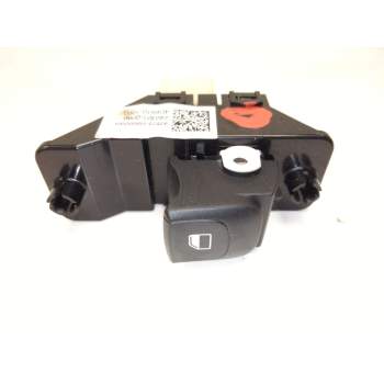 MANDO ELEVALUNAS DELANTERO DERECHO 4D65101000 