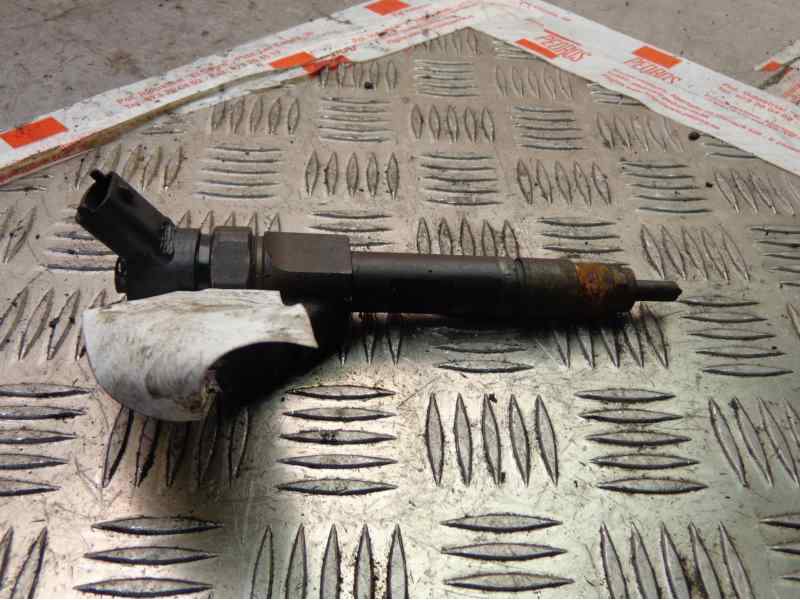 Recambio de inyector para volvo v40 familiar 1.9 diesel cat referencia OEM IAM D4192T3  
