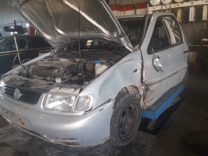 volkswagen polo berlina (6n1) del año 1999