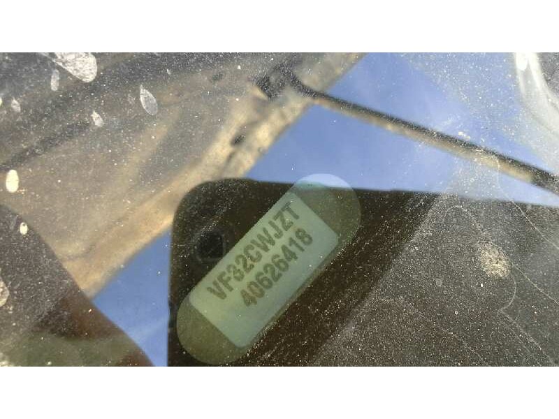 peugeot 206 berlina del año 1999