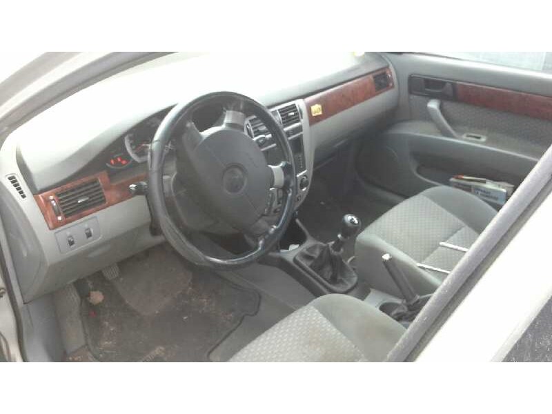 daewoo nubira berlina del año 2003