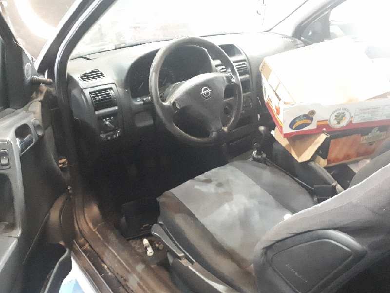 opel astra g berlina del año 2001