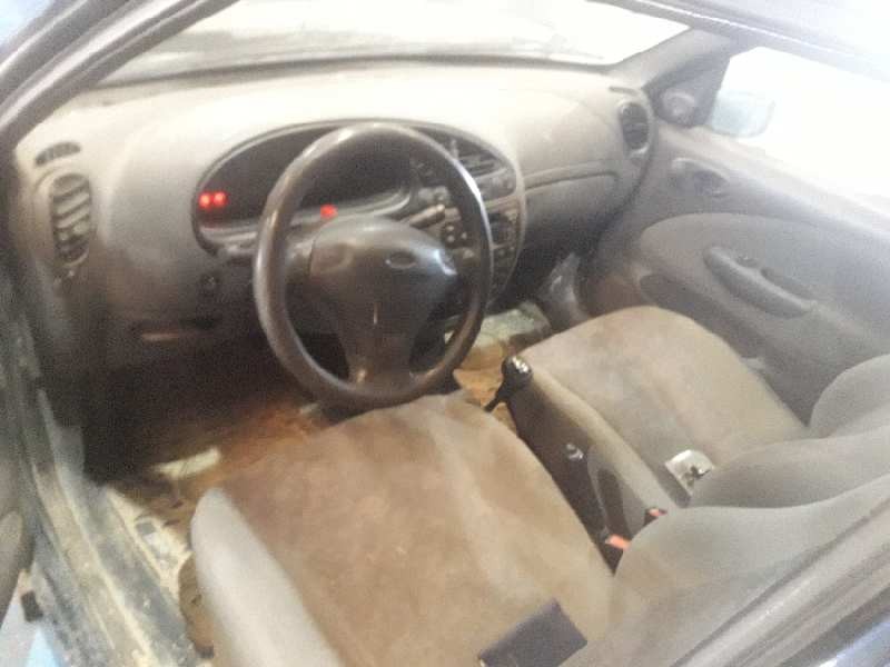 ford fiesta berlina (dx) del año 1999