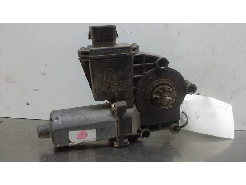 Recambio de motor elevalunas delantero derecho para opel vectra b berlina básico referencia OEM IAM 90464334  