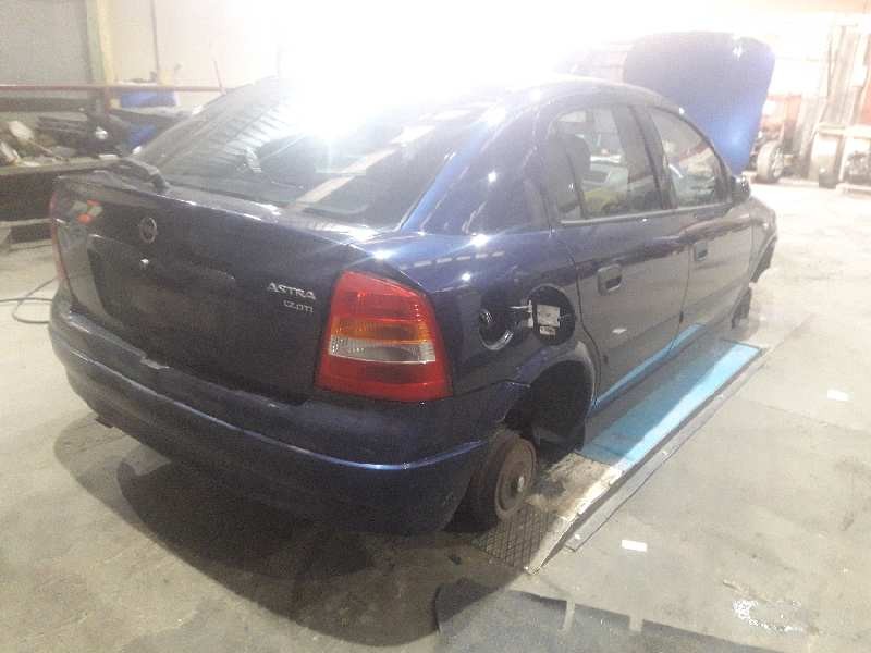 opel astra g berlina del año 2002