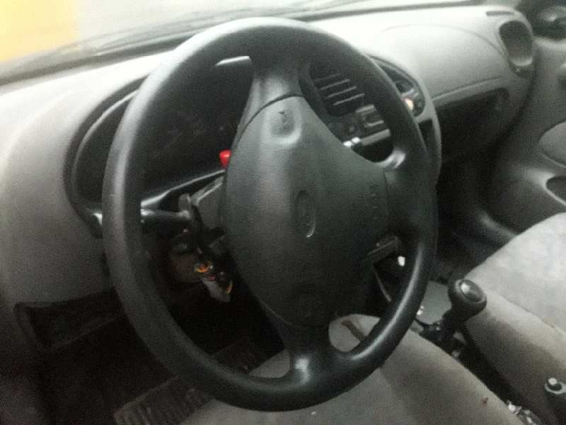 ford fiesta berlina (dx) del año 1999