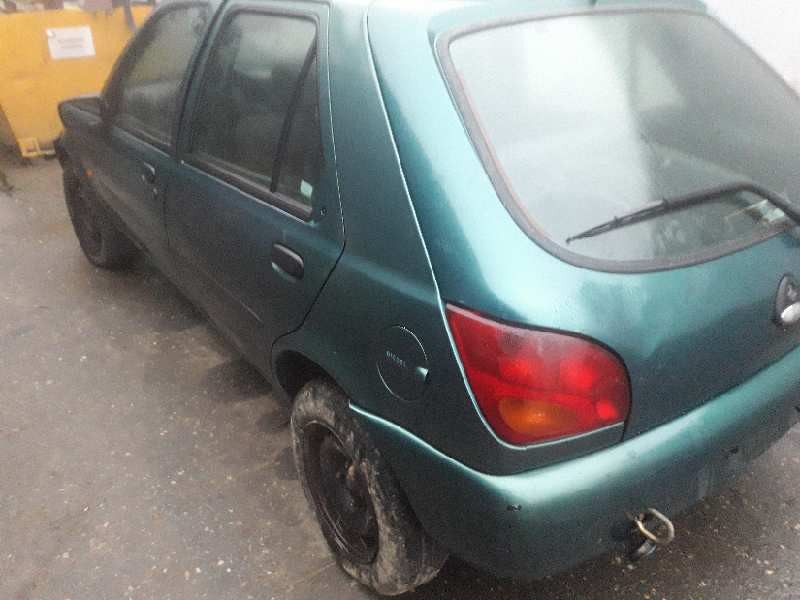 ford fiesta berlina (dx) del año 1999