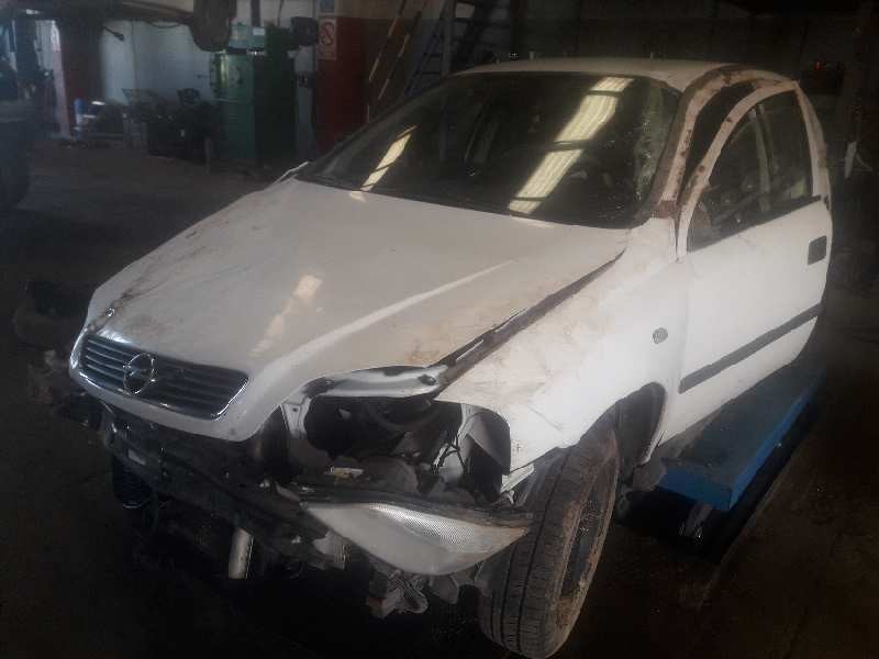 opel astra g berlina del año 2001