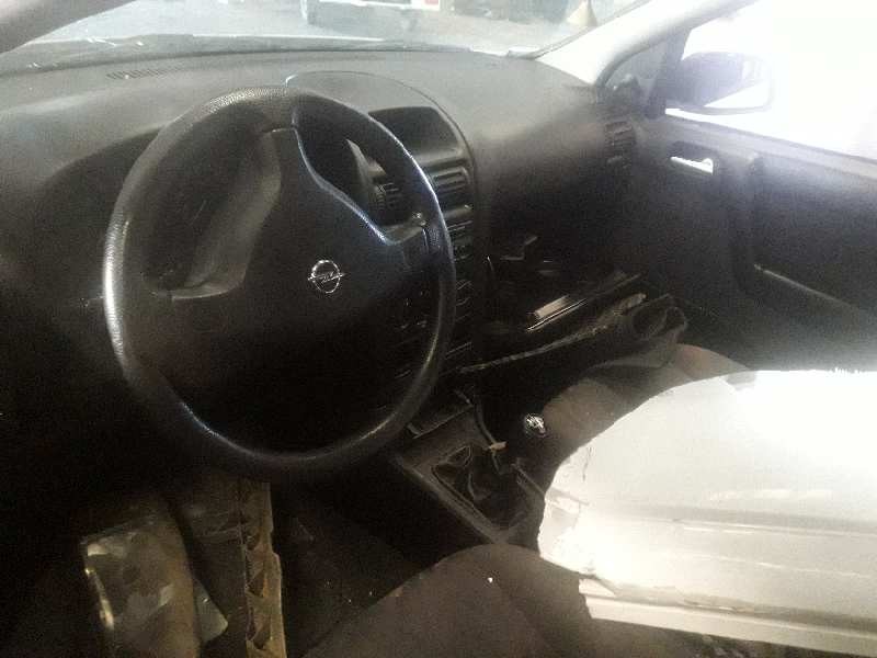 opel astra g berlina del año 2001
