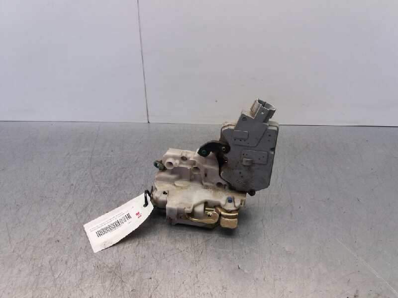 Recambio de cerradura puerta delantera derecha para nissan primera berlina (p11) 2.0 turbodiesel cat referencia OEM IAM   