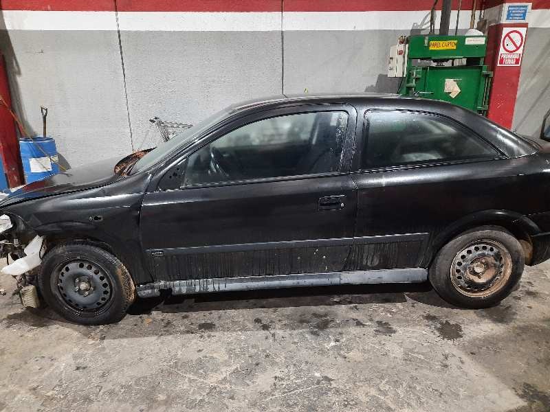 opel astra g berlina del año 2002